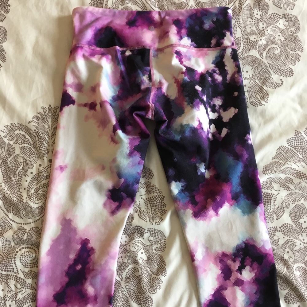 EUC Lululemon pixie crop - Picture 2 of 5
